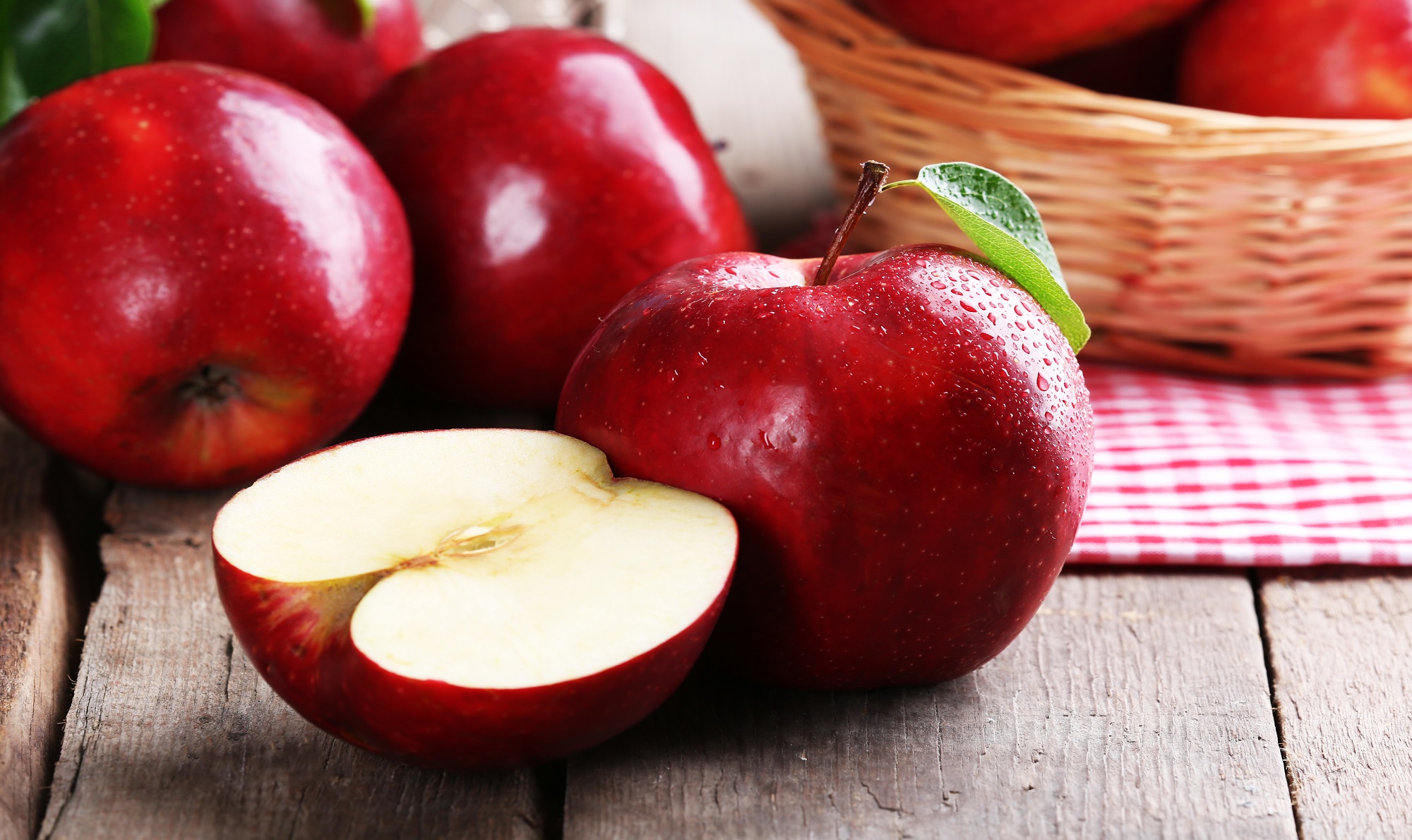 Health Benefits of Apple: One Apple Every Day is Enough!